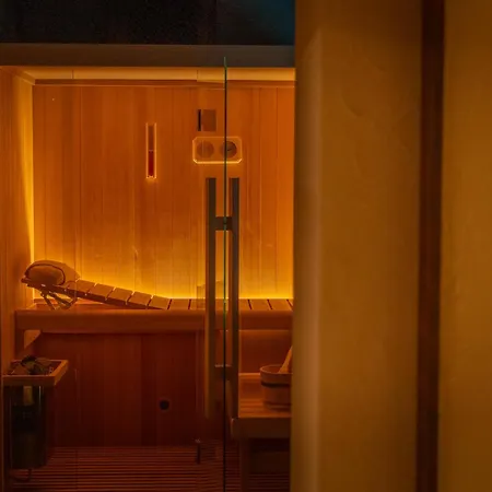 Forma Your Boutique Suite-3
